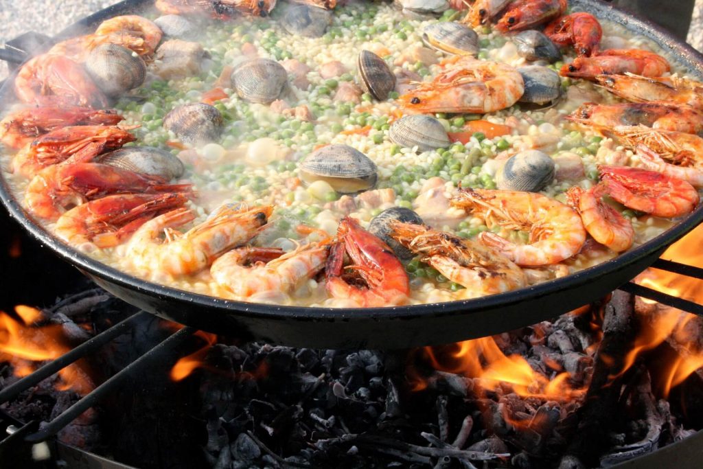 Comer paella de marisco en calpe